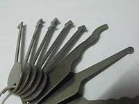 Lock Locksmith Tech Houston, TX 713-470-0692 - change-locks-service